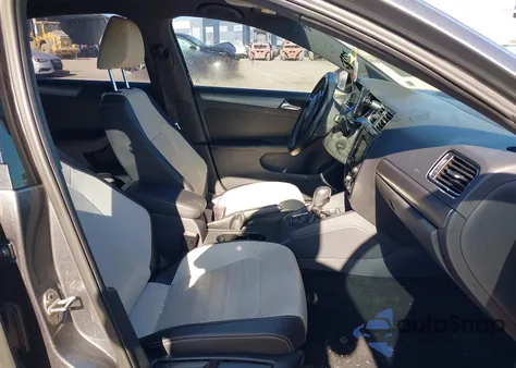 2016 Volkswagen Jetta 1.8T Sport из США, поврежденный, VIN 3VWD17AJ5GM405287